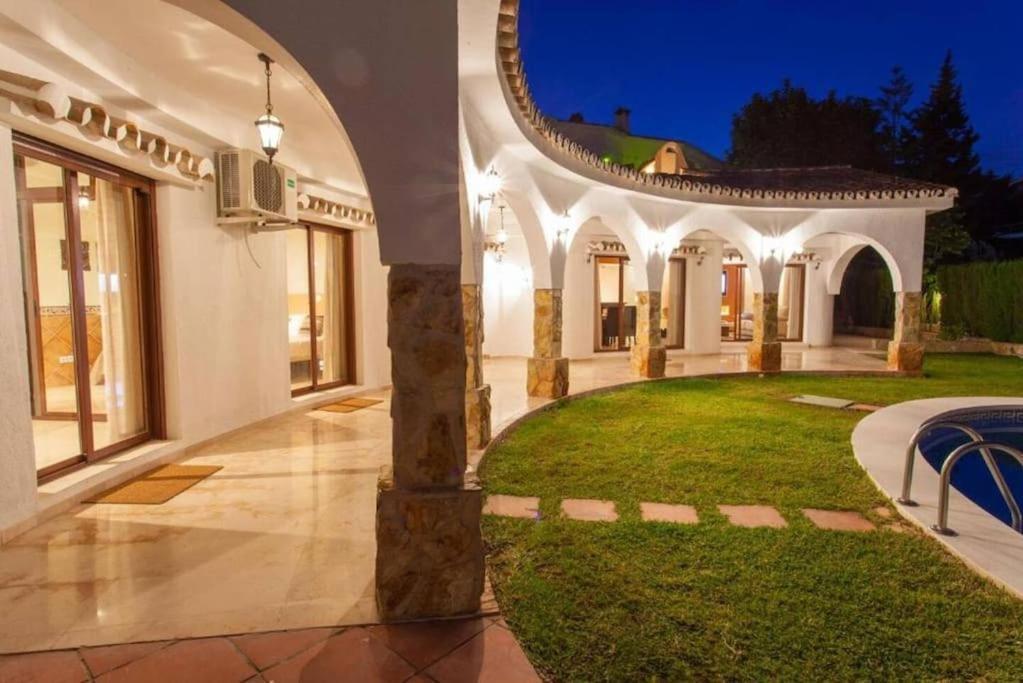 Summer Offers! Fabulous Luxury Villa Near The Beach Sleeps 8 Бенальмадена Екстер'єр фото